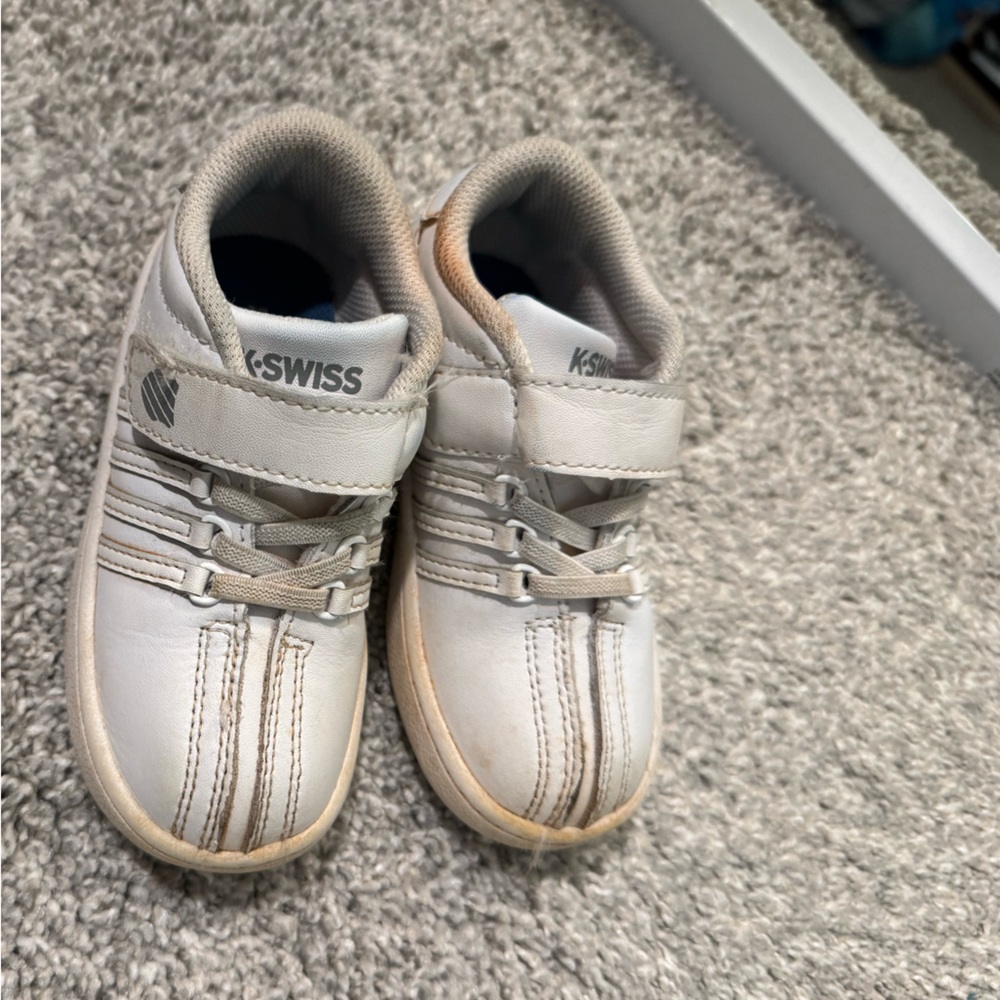 K-Swiss Infants white Leather top sneakers tennis athletic shoe Sz 7 PLAY cond.